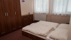 CHATA LUBETHA ubytovanie izby neďaleko Banskej Bystrice Slovensko